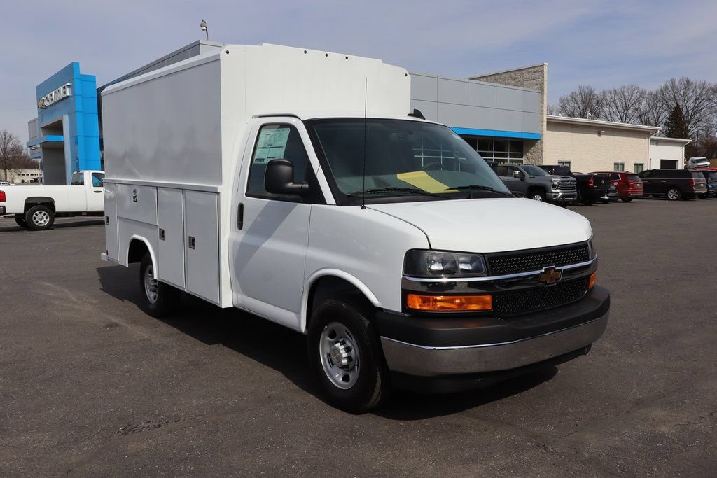 New 2026 Chevrolet Express 3500 w/ Power Convenience Package RWD image 2