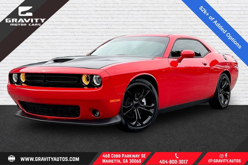 Used 2022 Dodge Challenger R/T RWD image 1
