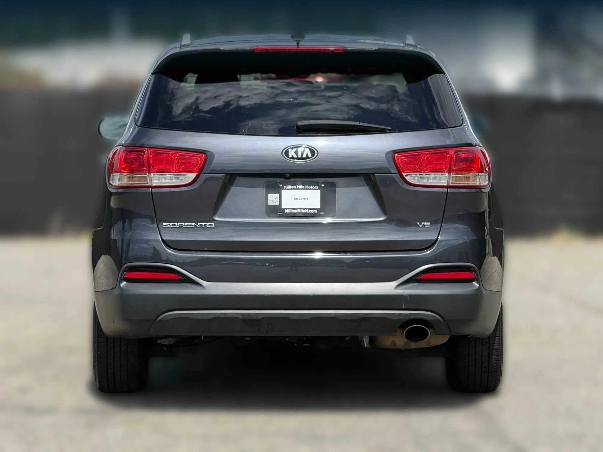 Used 2017 Kia Sorento AWD image 4