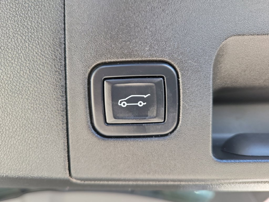 Used 2023 Cadillac XT5 Premium Luxury w/ LPO, Floor Liner Package AWD/4WD image 14
