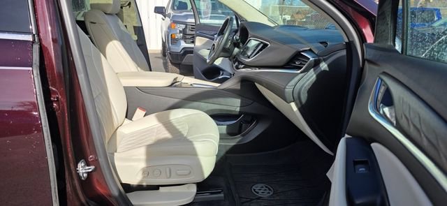 Used 2023 Buick Enclave Avenir w/ Avenir Technology Package image 16