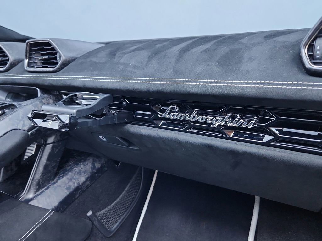Used 2019 Lamborghini Huracan Performante image 26