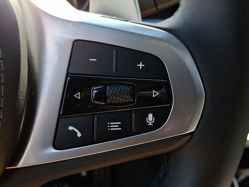 Used 2025 BMW X7 xDrive40i w/ M Sport Package image 25