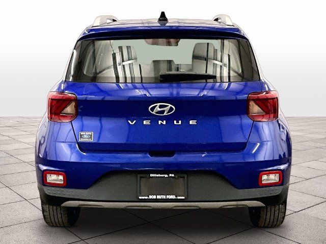 Used 2022 Hyundai Venue Limited FWD image 4