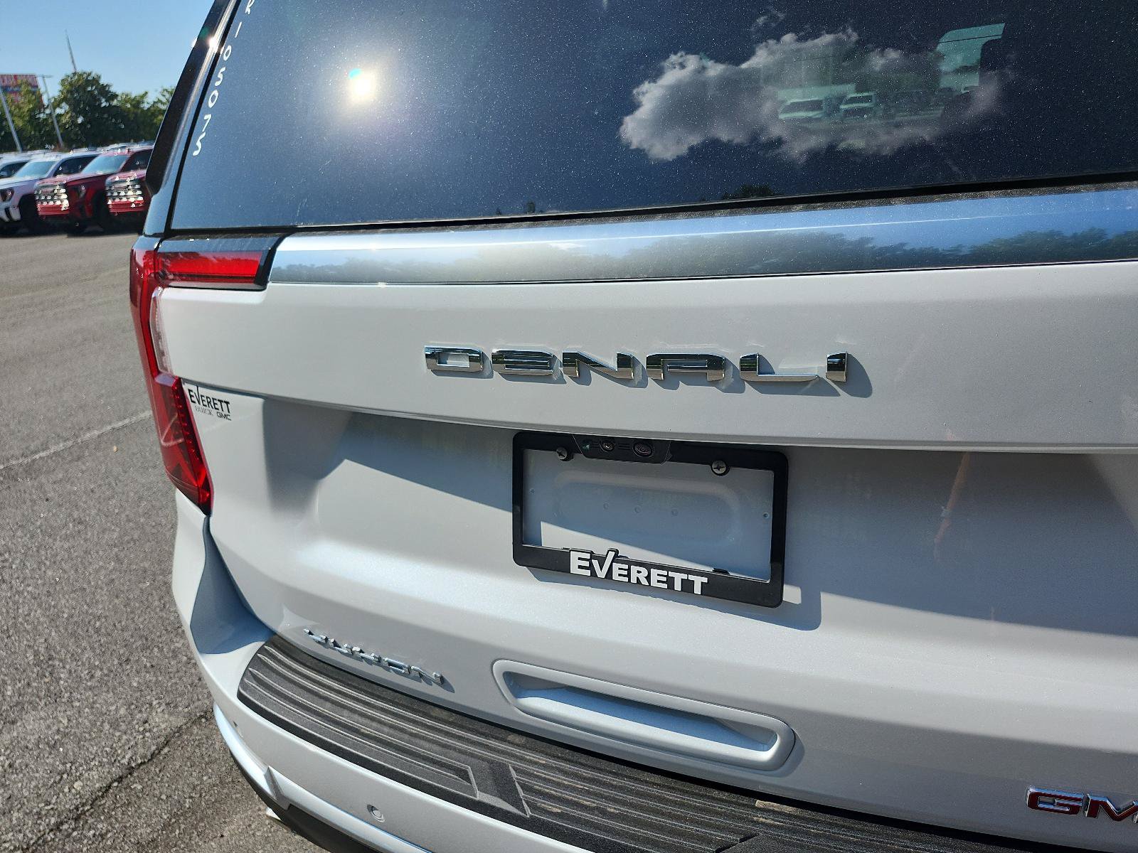 New 2027 GMC Yukon Denali w/ Denali Reserve Package AWD/4WD image 4