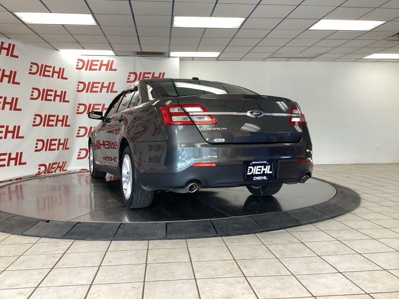 Used 2019 Ford Taurus SE FWD image 5