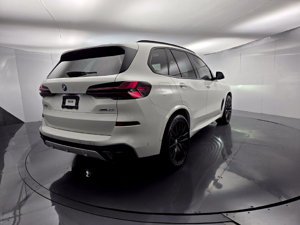 Certified 2024 BMW X5 xDrive40i w/ M Sport Package AWD/4WD image 10