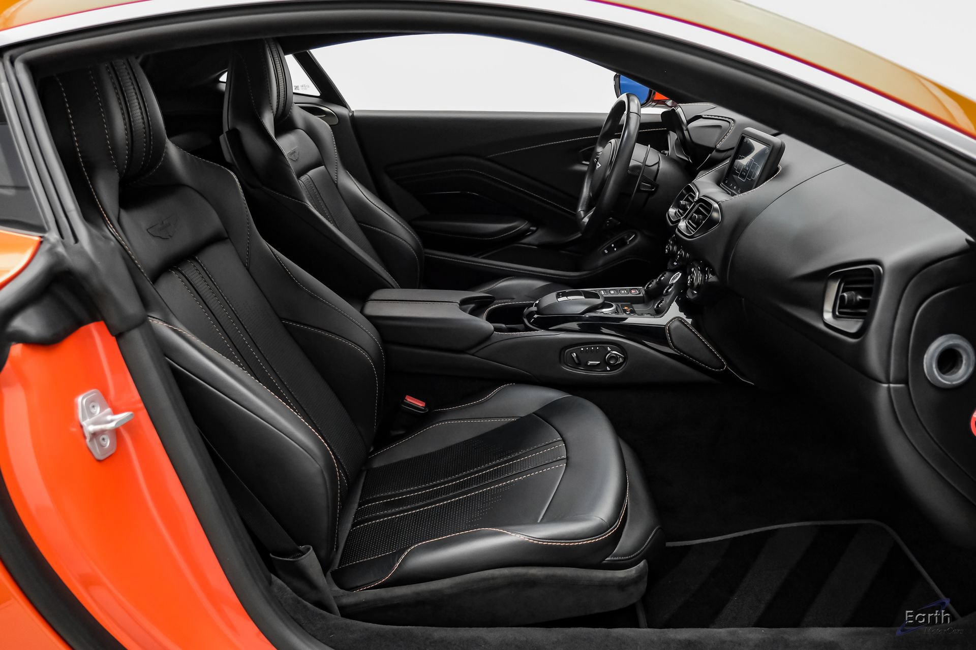 Used 2020 Aston Martin V8 Vantage Coupe RWD image 54