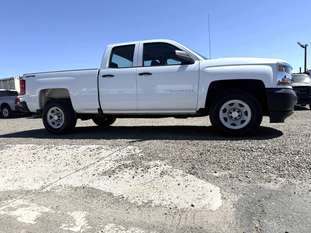 Used 2017 Chevrolet Silverado 1500 W/T AWD/4WD image 4