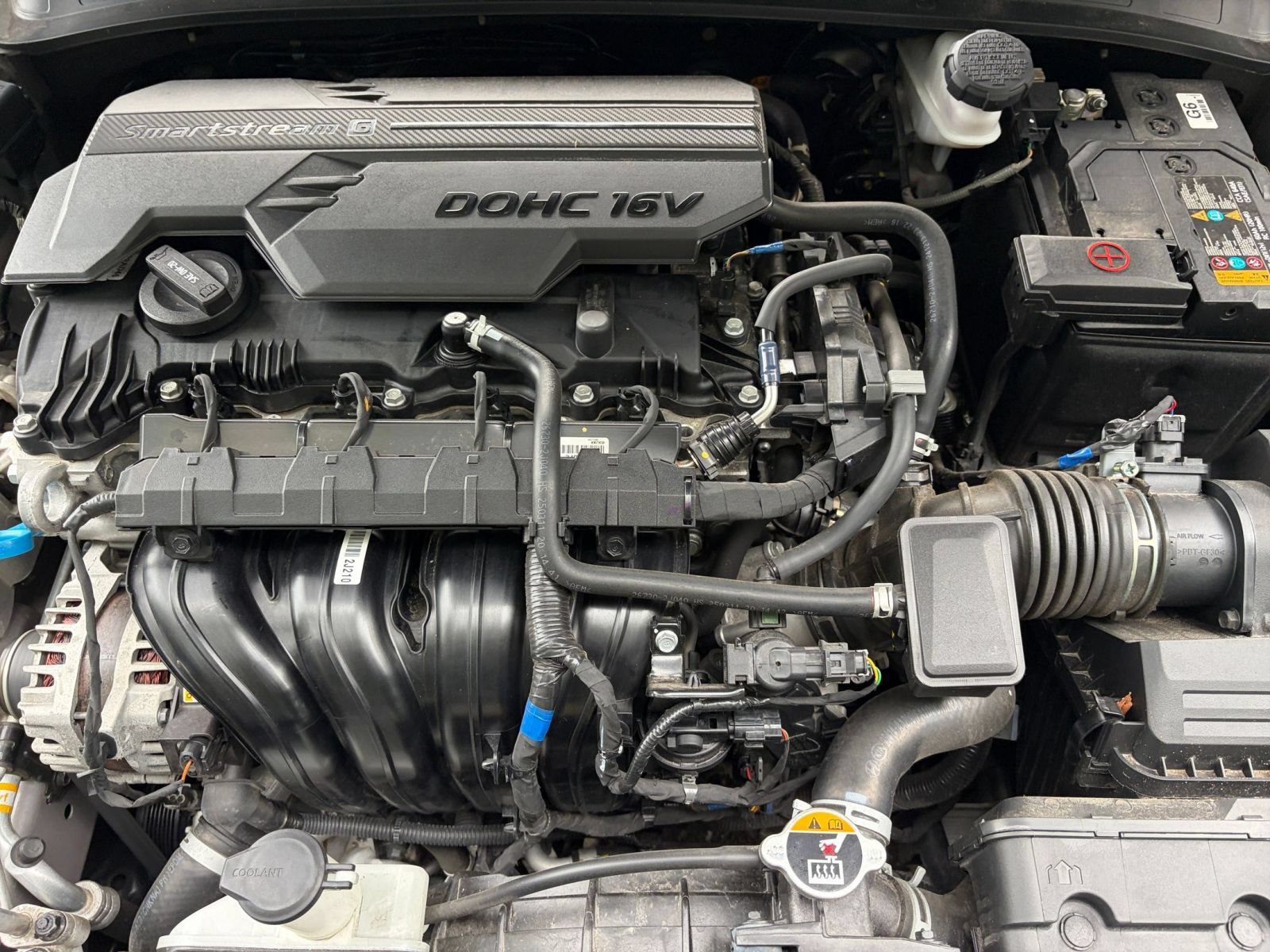 Used 2025 Hyundai Elantra SEL FWD image 27