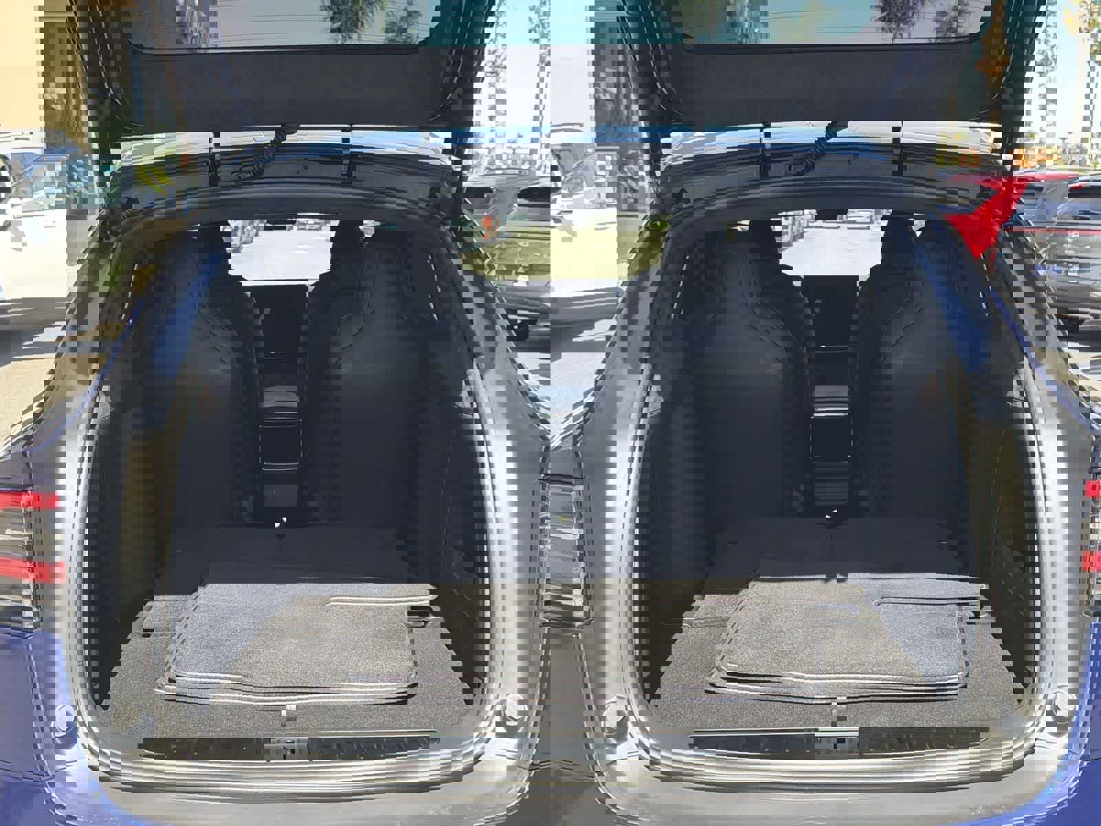 Used 2025 Tesla Model X image 31