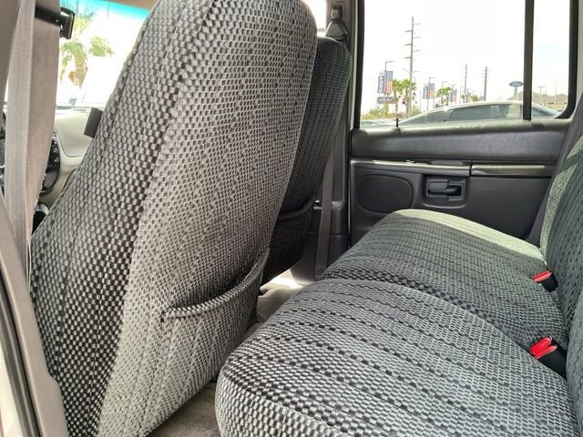 Used 2000 Ford Explorer XLT AWD/4WD image 24
