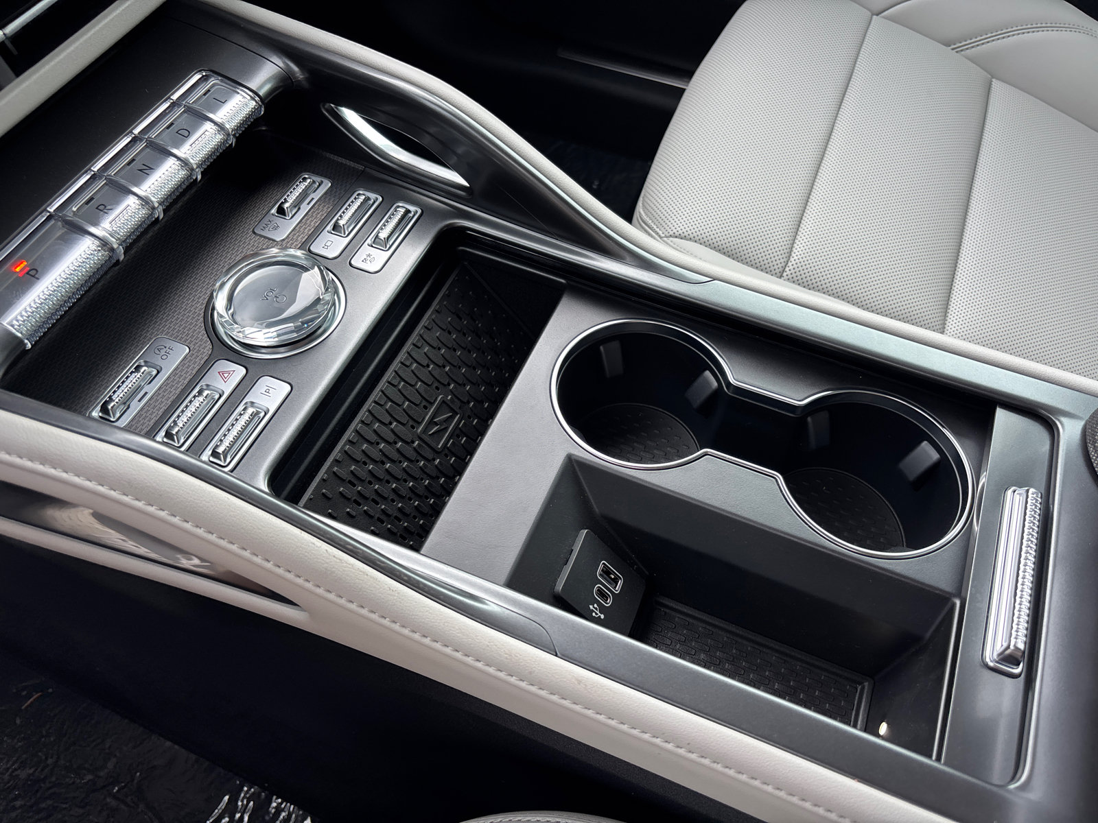 New 2026 Lincoln Nautilus Premier AWD/4WD image 24