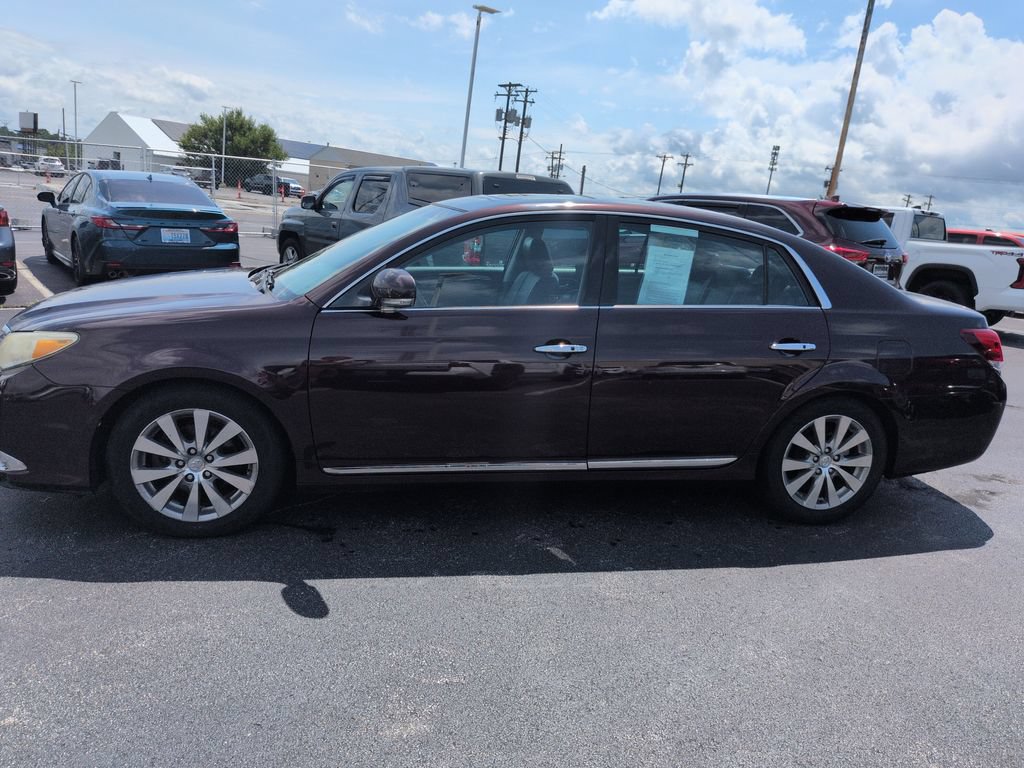 Used 2011 Toyota Avalon Limited FWD image 3