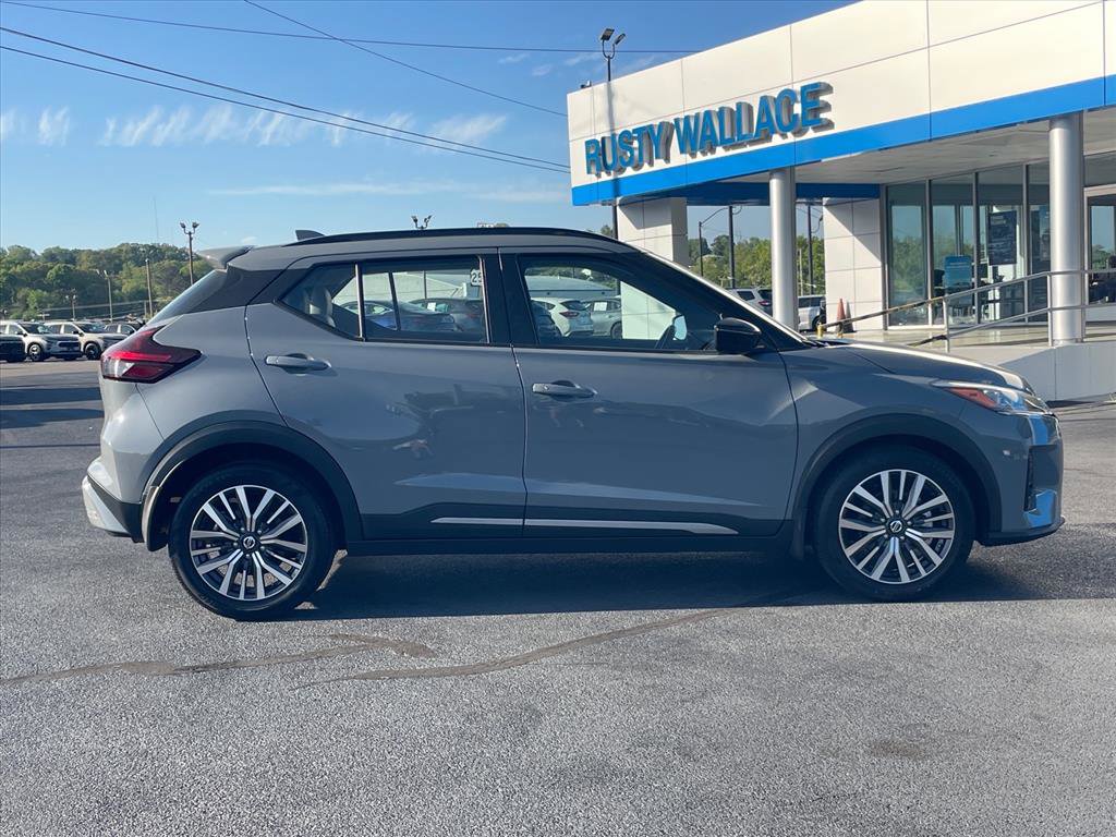 Used 2021 Nissan Kicks SR w/ SR Premium Package FWD image 8