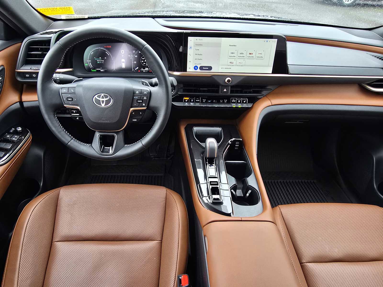 Used 2025 Toyota Crown Signia XLE image 20