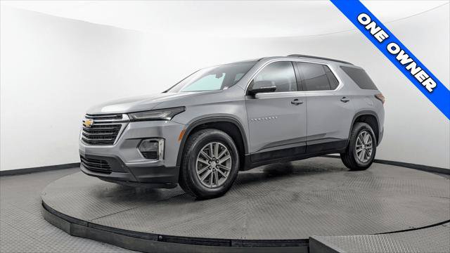 Used 2023 Chevrolet Traverse LT FWD image 2
