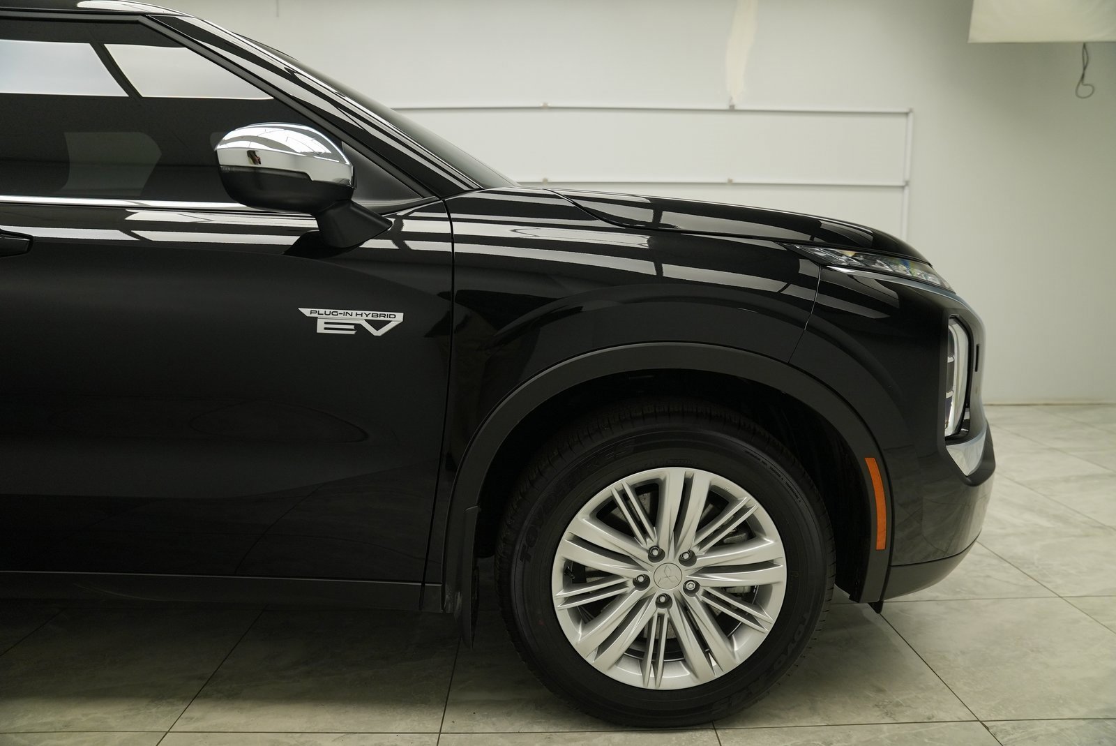 Used 2025 Mitsubishi Outlander ES image 12