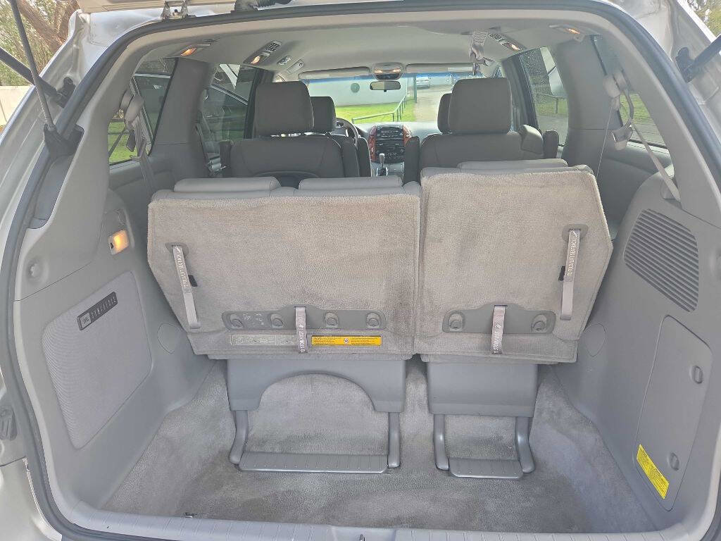 Used 2007 Toyota Sienna XLE image 21