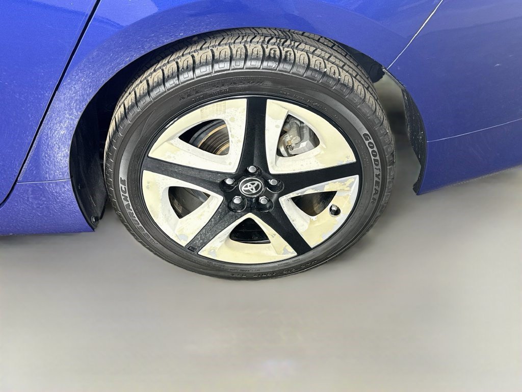 Used 2016 Toyota Prius Four Touring FWD image 36