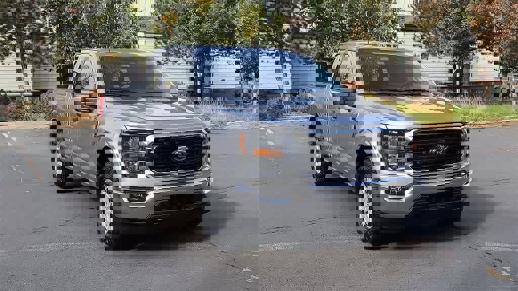 Used 2023 Ford F150 XLT w/ Trailer Tow Package image 3