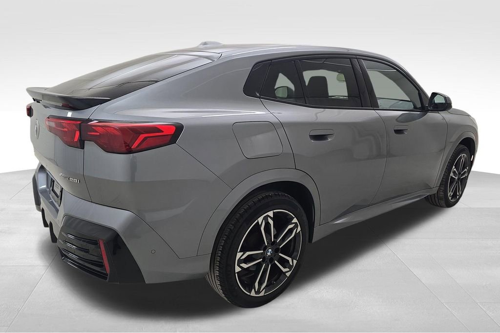 Certified 2025 BMW X2 xDrive28i image 9