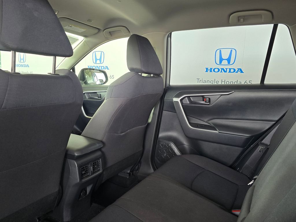 Used 2023 Toyota RAV4 LE AWD/4WD image 12