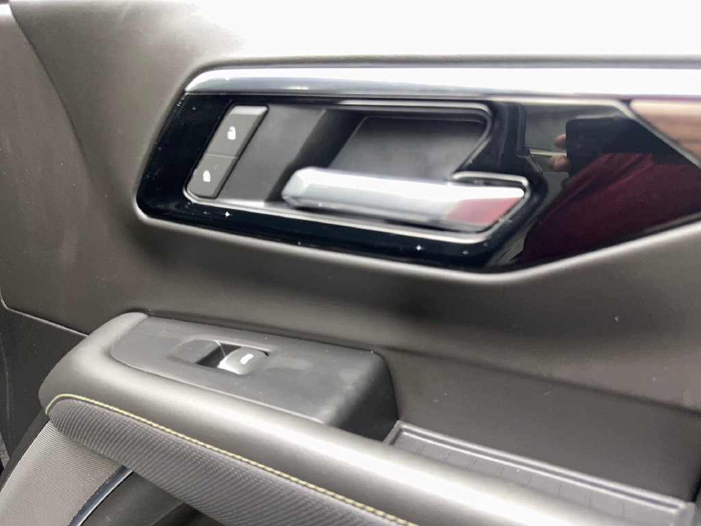 Used 2025 Chevrolet Tahoe Premier RWD image 55