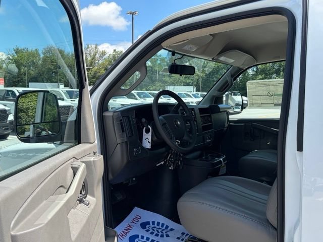 New 2026 Chevrolet Express 3500 w/ Driver Convenience Package RWD image 15