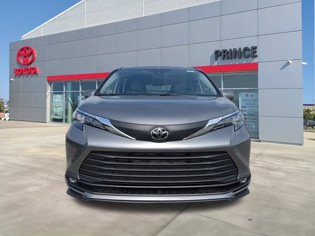 New 2026 Toyota Sienna XLE FWD image 9