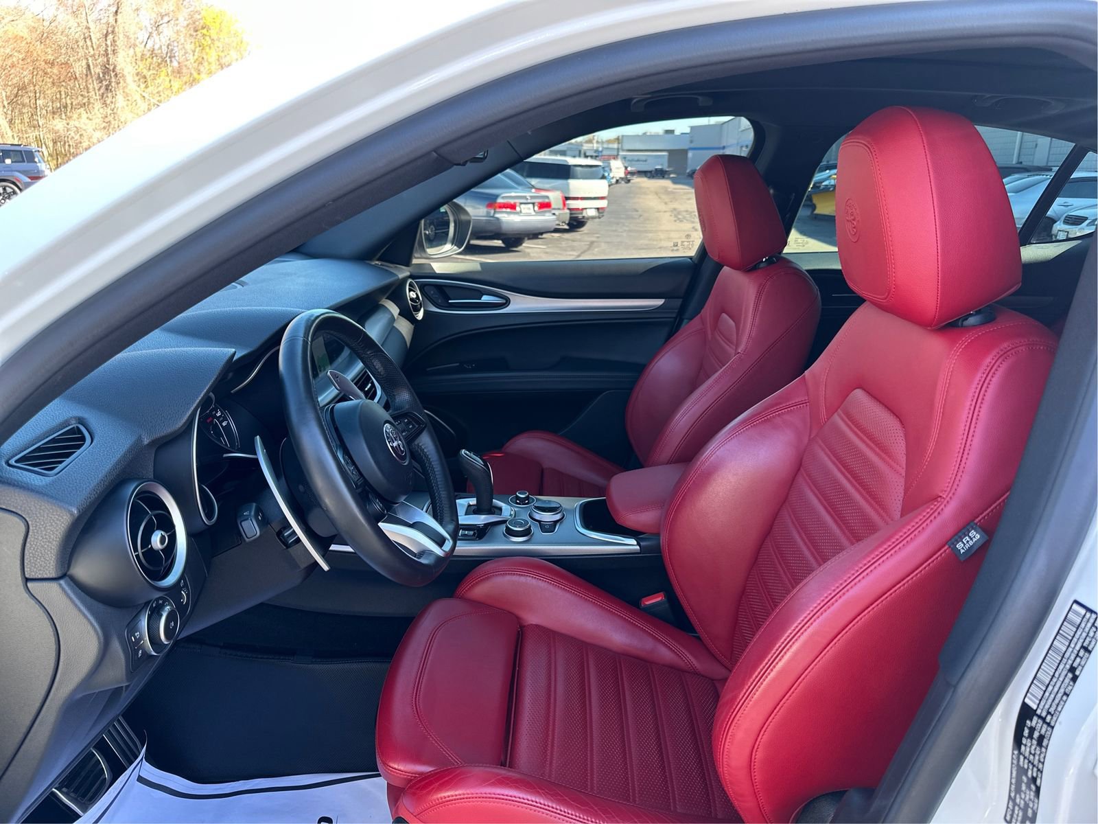 Used 2022 Alfa Romeo Stelvio Veloce AWD/4WD image 9