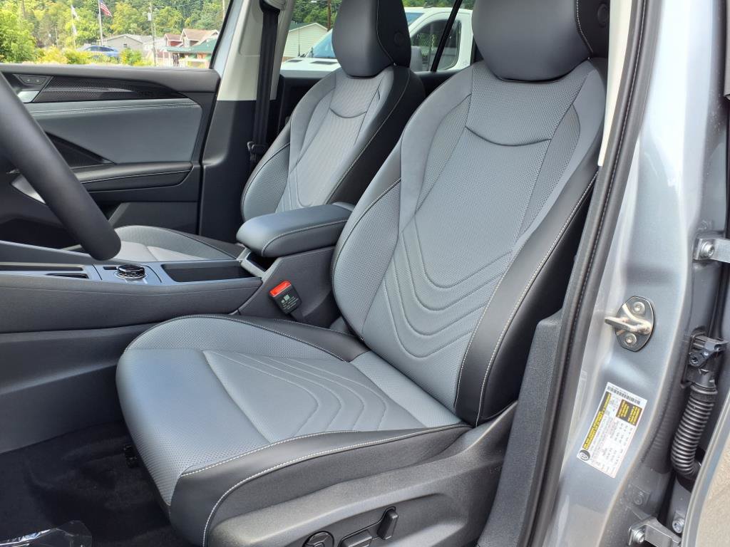 New 2025 Volkswagen Tiguan SE AWD/4WD image 4
