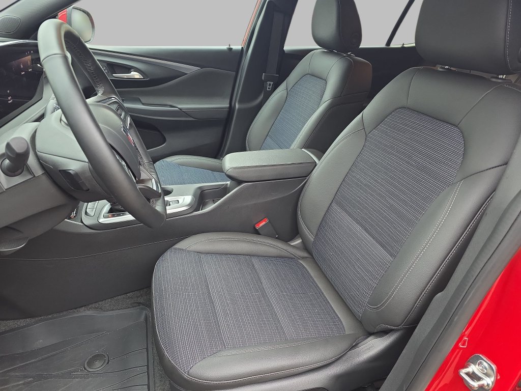 Certified 2026 Buick Envista Sport Touring w/ Convenience I Package FWD image 17