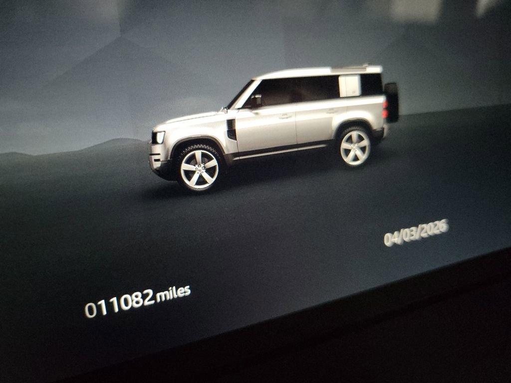 Used 2025 Land Rover Defender 110 S image 18