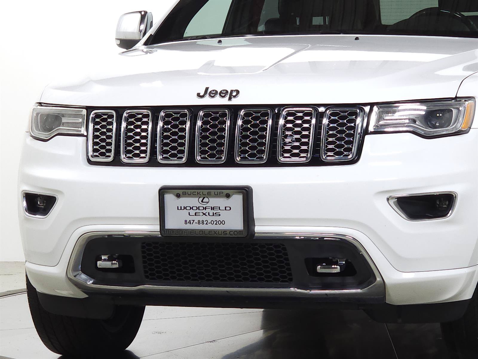 Used 2019 Jeep Grand Cherokee Overland AWD/4WD image 4