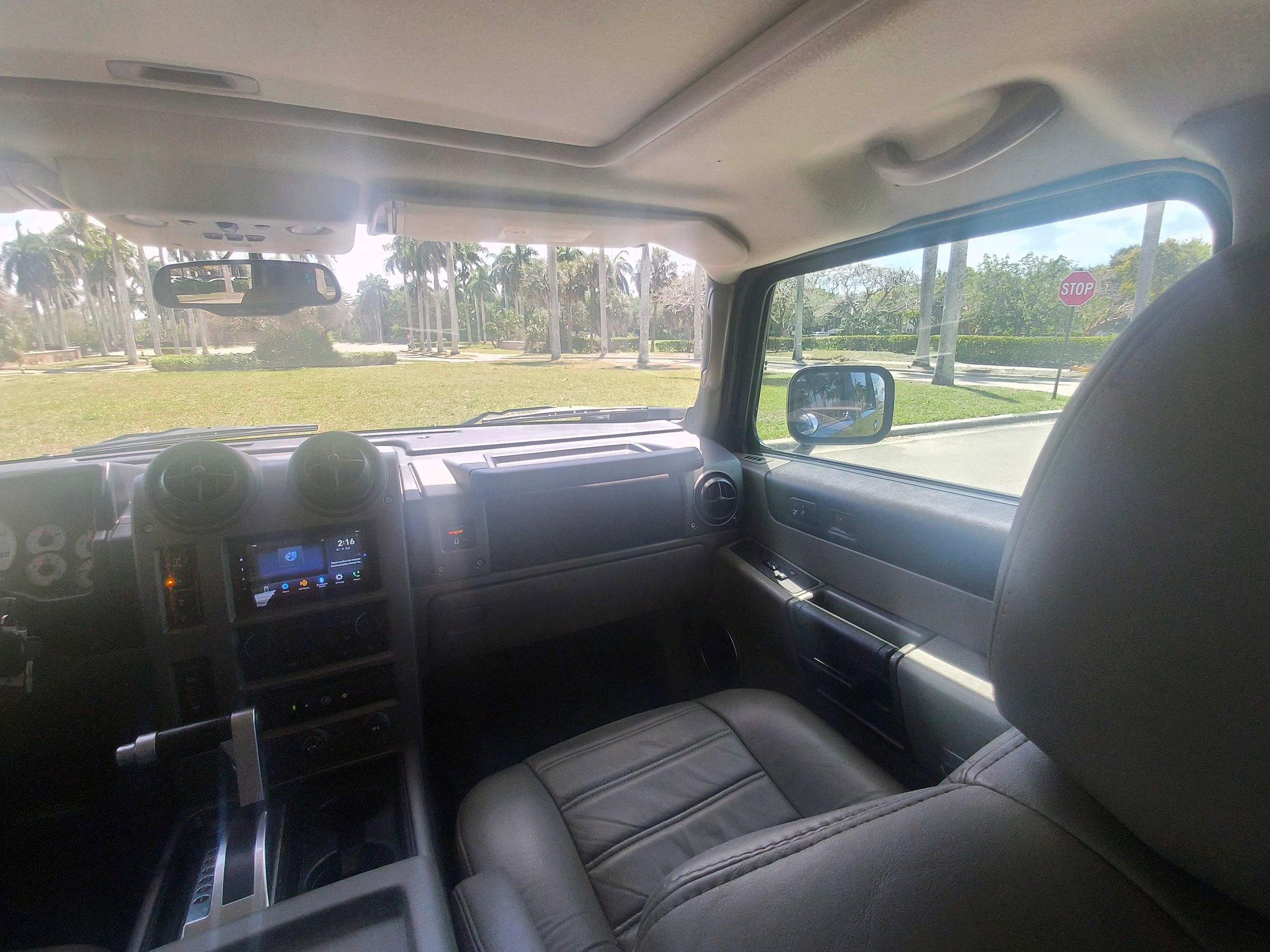 Used 2003 HUMMER H2 w/ Preferred Equipment Group image 23