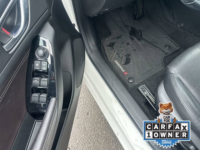 Used 2017 MAZDA MAZDA3 Grand Touring image 11