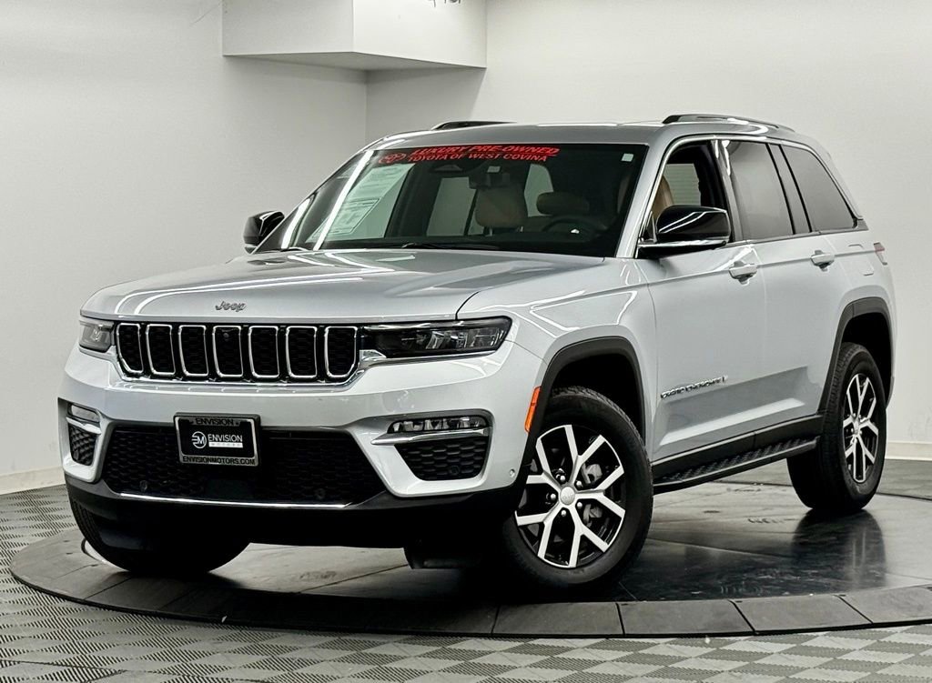 Used 2023 Jeep Grand Cherokee Limited w/ Luxury Tech Group II image 2