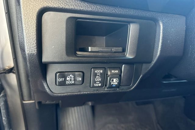 Used 2017 Toyota Tacoma Limited image 35