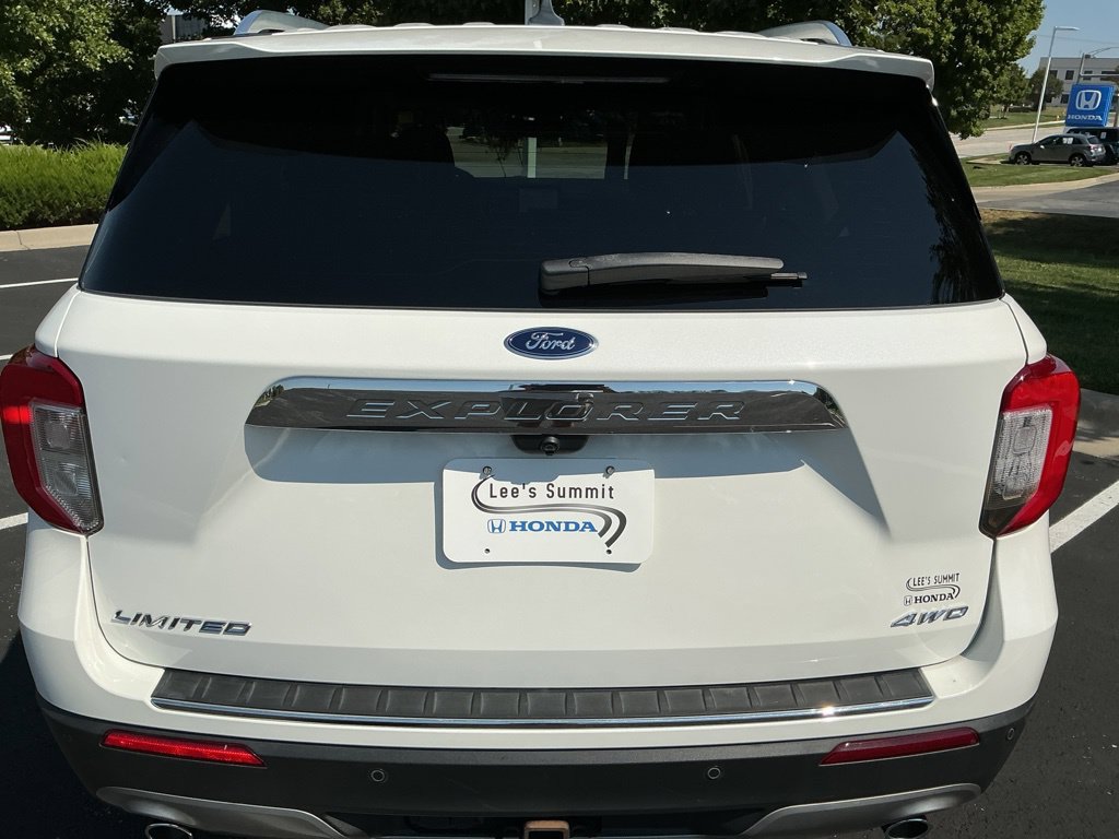 Used 2021 Ford Explorer Limited w/ Equipment Group 301A AWD/4WD image 10