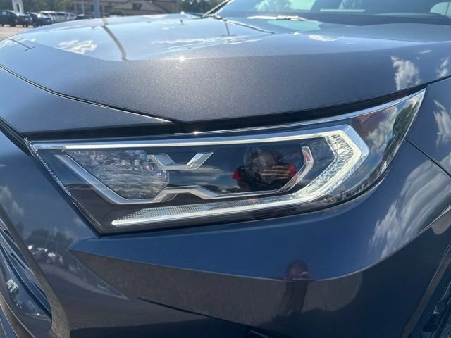 Used 2020 Toyota RAV4 XSE w/ XSE Grade Weather Package AWD/4WD image 9