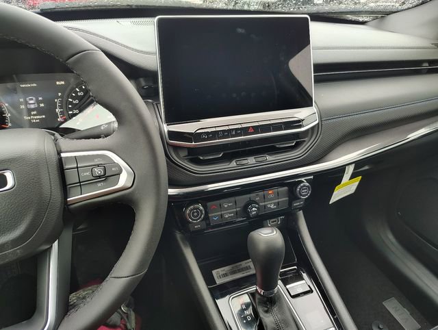 New 2026 Jeep Compass Latitude image 21