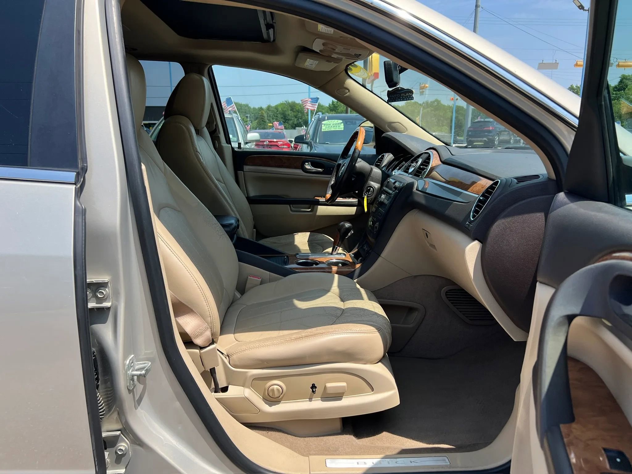Used 2011 Buick Enclave CXL FWD image 13