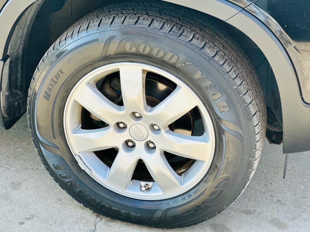 Used 2011 Kia Sorento LX w/ Convenience Pkg image 8