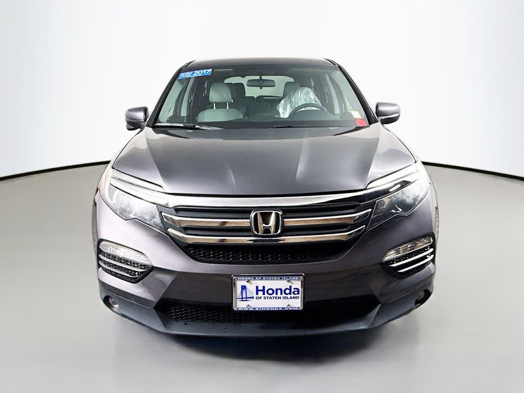 Used 2017 Honda Pilot EX image 2