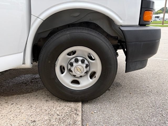 Used 2024 Chevrolet Express 3500 LS RWD image 21