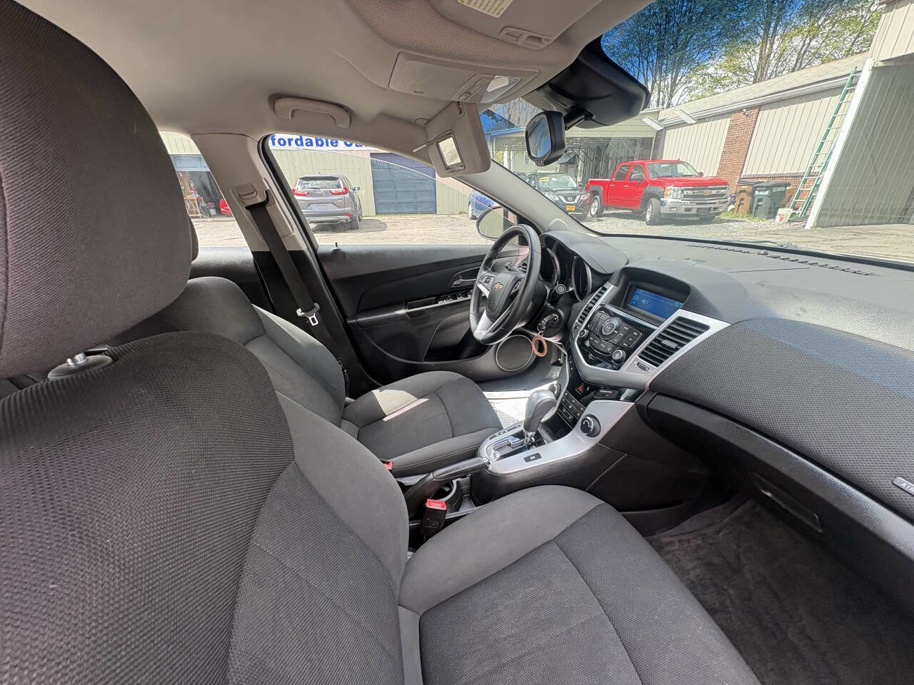 Used 2011 Chevrolet Cruze LT FWD image 12