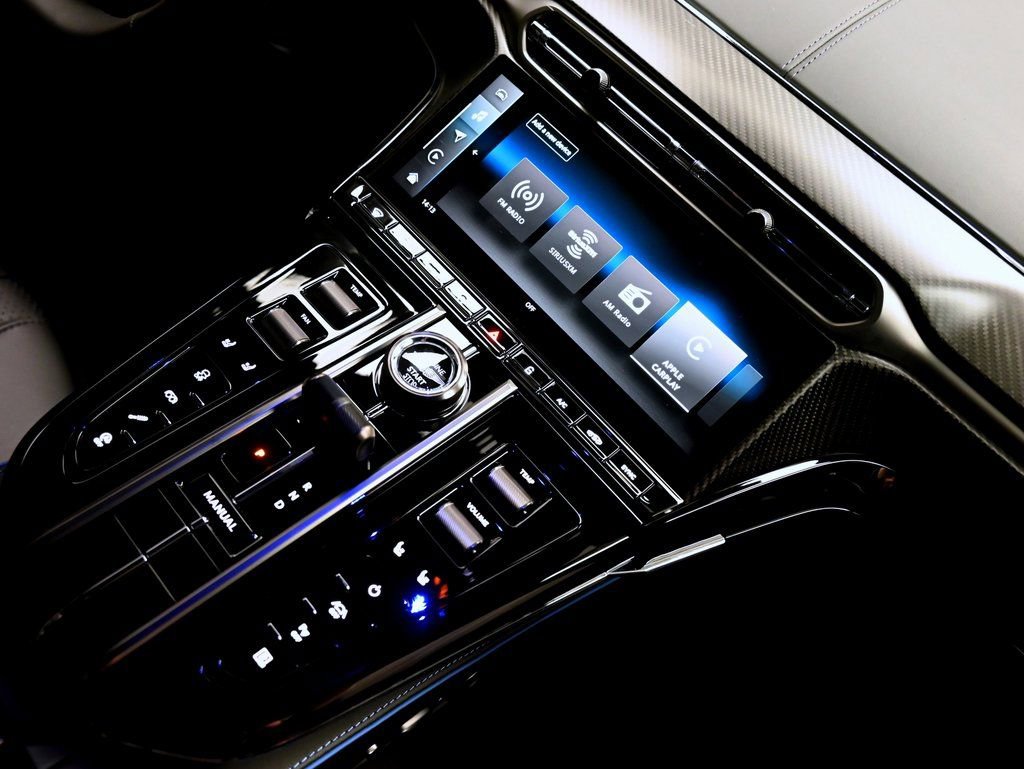 New 2026 Aston Martin V8 Vantage Coupe RWD image 25