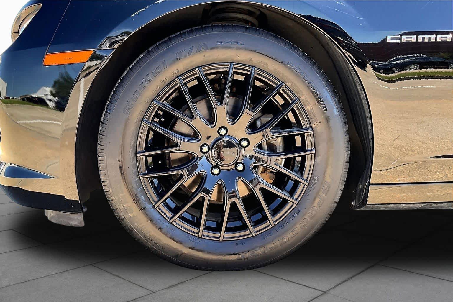 Used 2015 Chevrolet Camaro LS RWD image 10