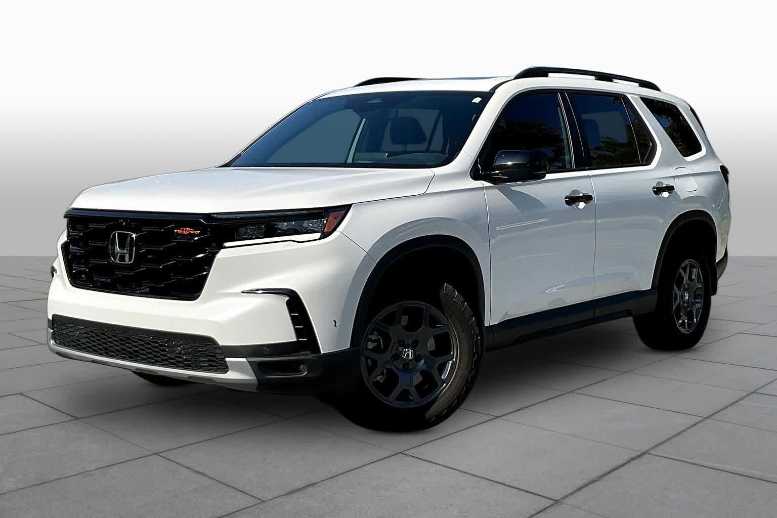Used 2025 Honda Pilot TrailSport image 1